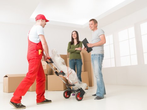 Removal van service for local moving jobs in Richmond upon Thames